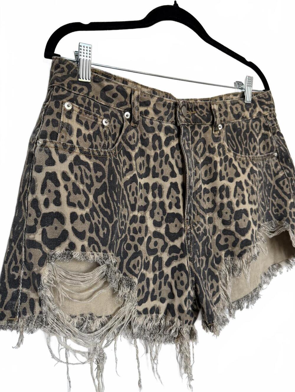 Leopard Print Distressed Denim Shorts - Picture 2 of 5